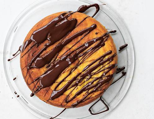 Kuchen mit Orangenschalen und Mandeln