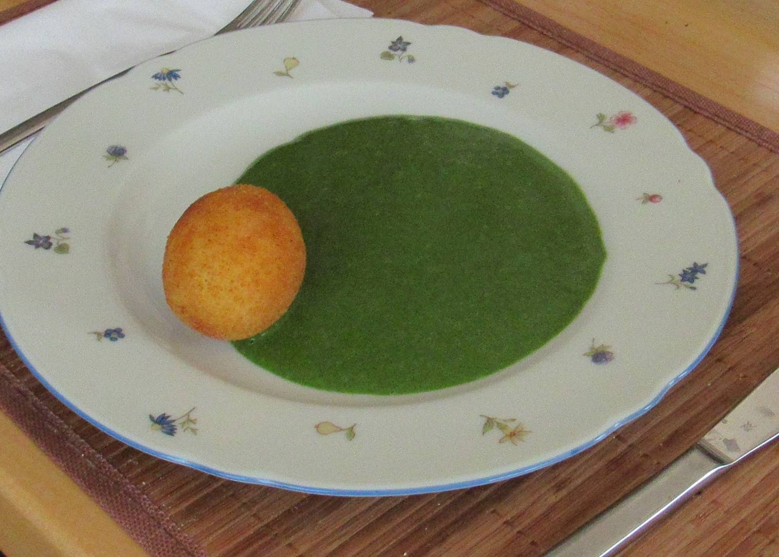 Gebackenes Ei mit getrüffeltem Spinat Rezept - ichkoche.at