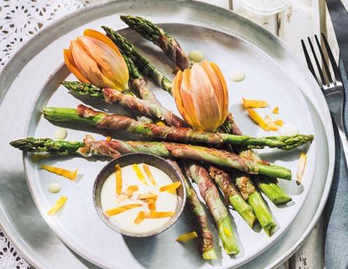 Spargel-Grissini mit Tulpen-Hollandaise