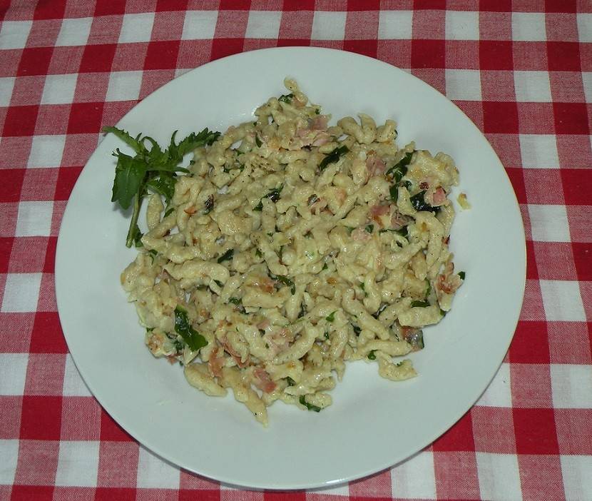 Rucola-Schinkenspätzle Rezept - ichkoche.at Rucola-Schinkenspätzle Rezept - ichkoche.at