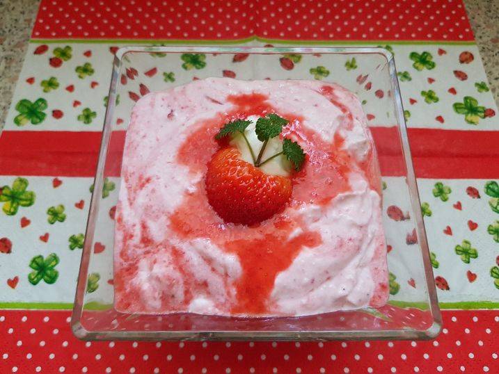 Erdbeer-Topfen Creme