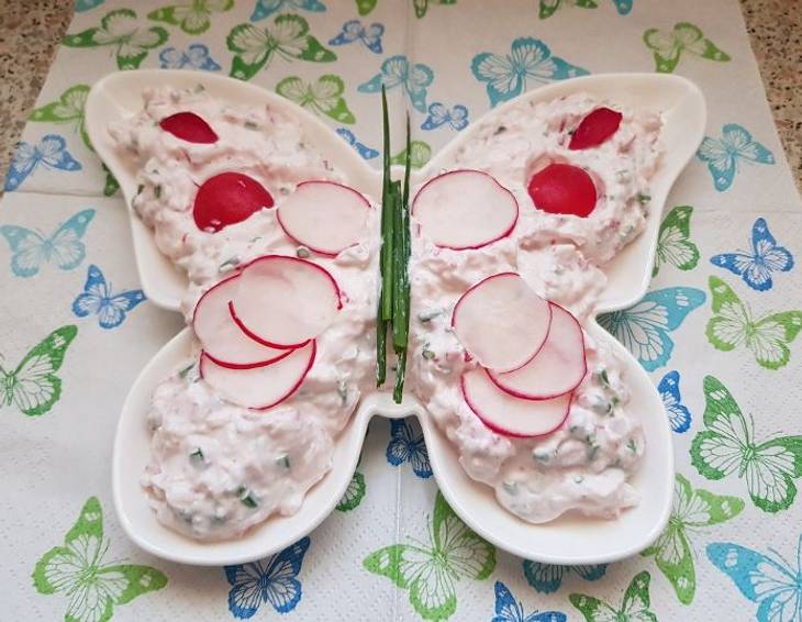 Frühlingsaufstrich mit Radieschen Frühlingsaufstrich mit Radieschen