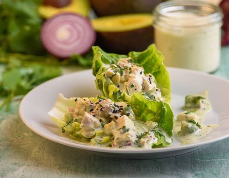 Avocado-Hühnersalat mit Koriander Avocado-Hühnersalat mit Koriander