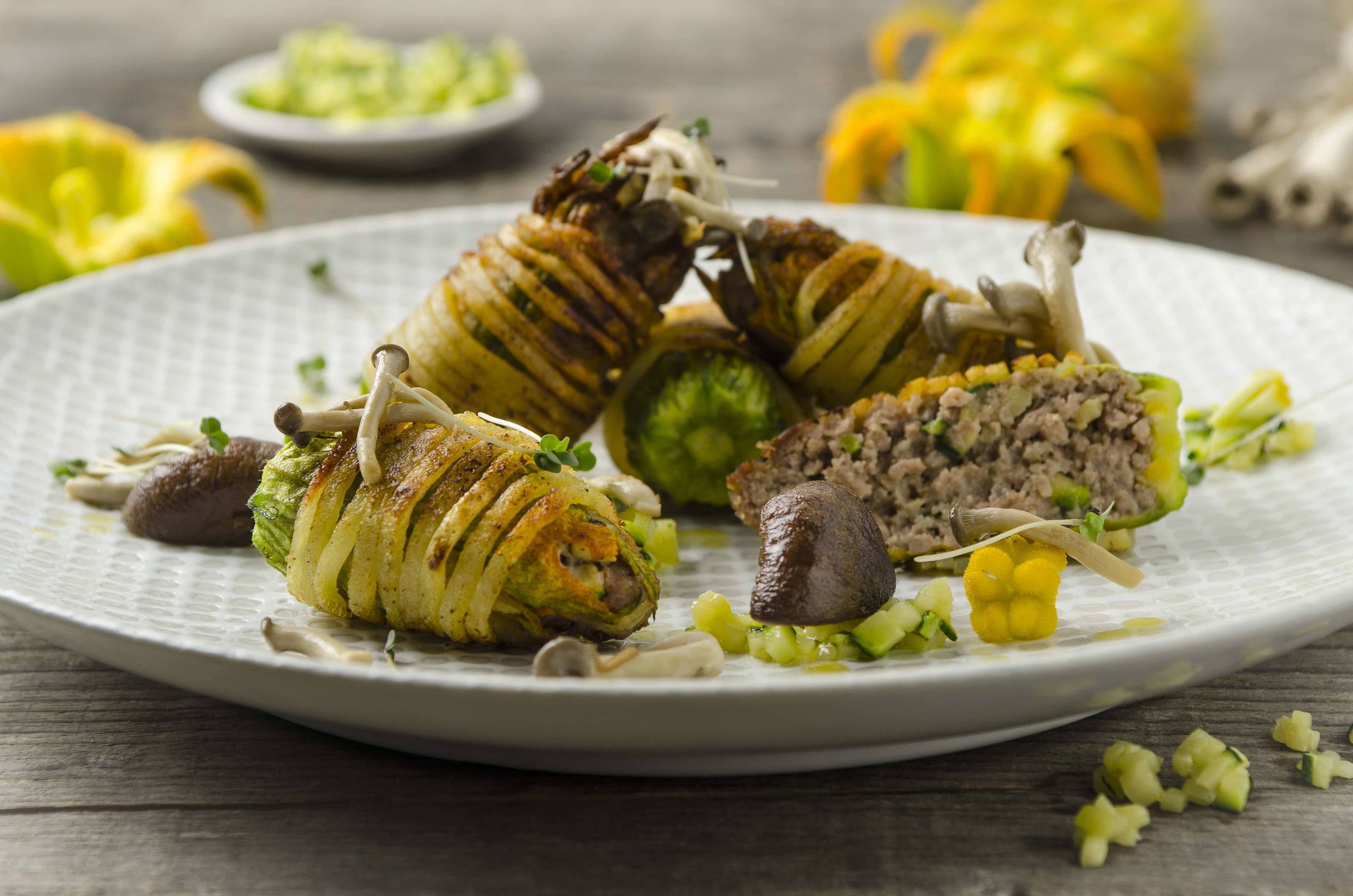 Gefüllte Zucchiniblüten mit Frischkäse-Kren-Dip Rezept