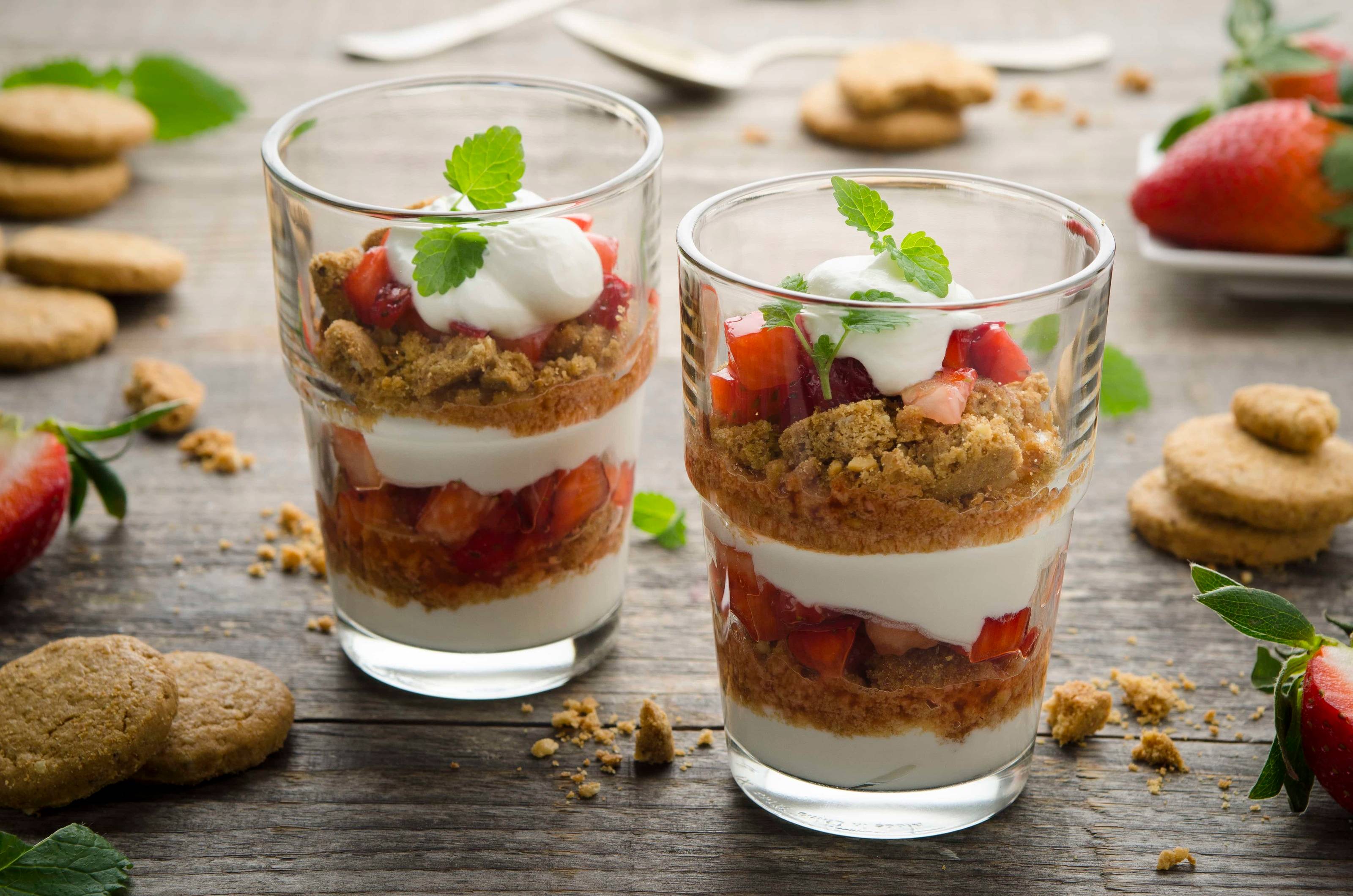 Topfen-Erdbeer-Schichtdessert Rezept