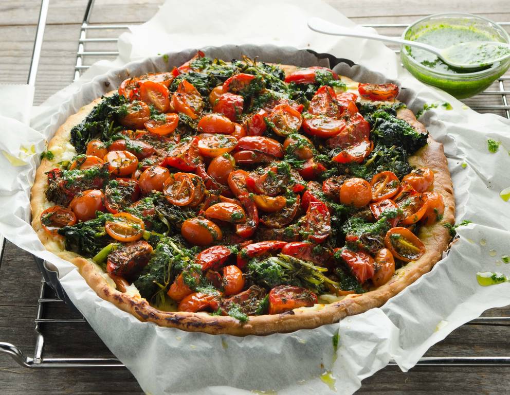 Paradeiser-Spinat-Tarte mit Kräuterrahm Paradeiser-Spinat-Tarte mit Kräuterrahm