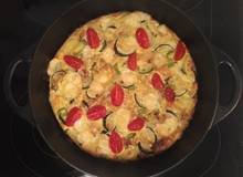 Frittata mit Kartoffeln, Zucchini und Kirschtomaten Frittata mit Kartoffeln, Zucchini und Kirschtomaten