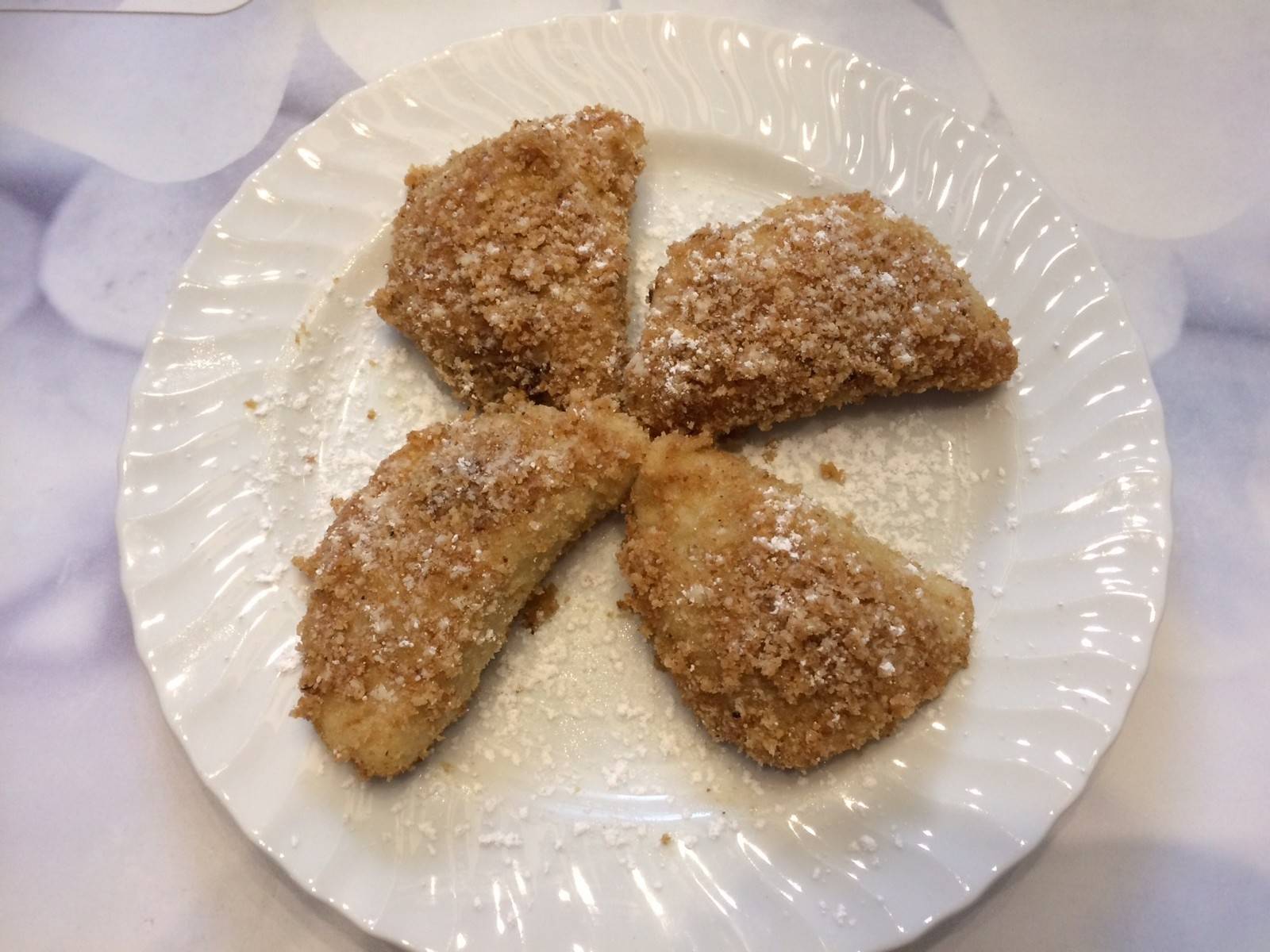 Powidltascherln mit Nuss-Butter-Brösel Rezept - ichkoche.ch Powidltascherln mit Nuss-Butter-Brösel Rezept - ichkoche.ch