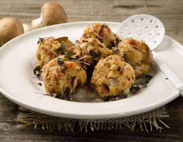 Gebratene Tomaten-Speck-Brotknödel Gebratene Tomaten-Speck-Brotknödel