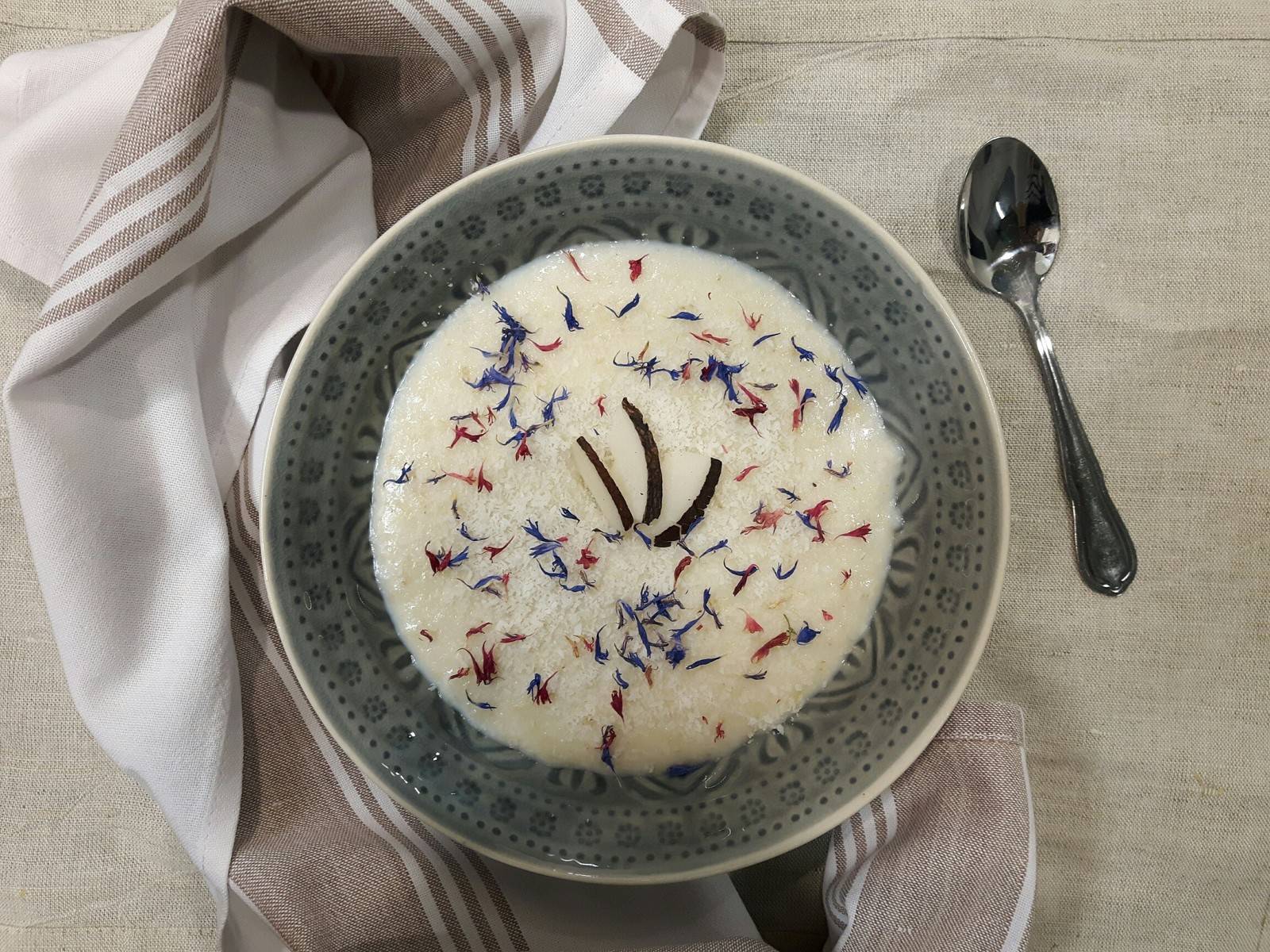 Nehmt das, ihr Eisheiligen: Supersüßes, herrlich cremiges KOKOS-PORRIDGE!