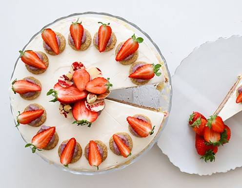 Festtagstorte mit Erdbeeren