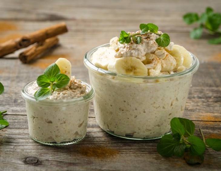 Nuss-Proats mit Hafermilch und Bananen