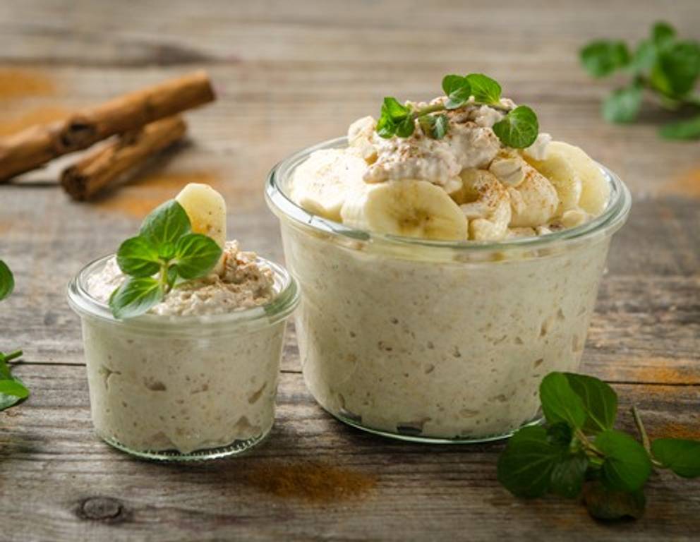 Nuss-Proats mit Hafermilch und Bananen Nuss-Proats mit Hafermilch und Bananen