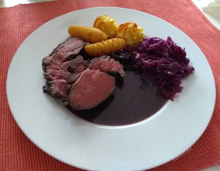 Wildfilet mit Heidelbeer-Sauce