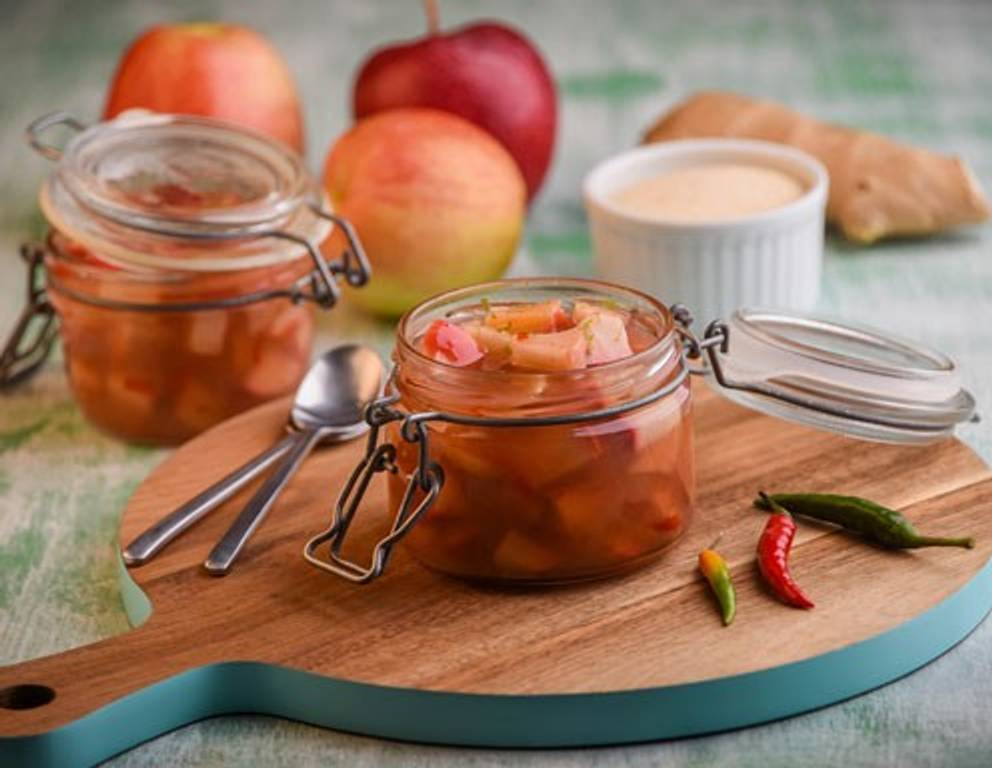 Süß-scharfes Apfelkompott mit Ingwer Süß-scharfes Apfelkompott mit Ingwer