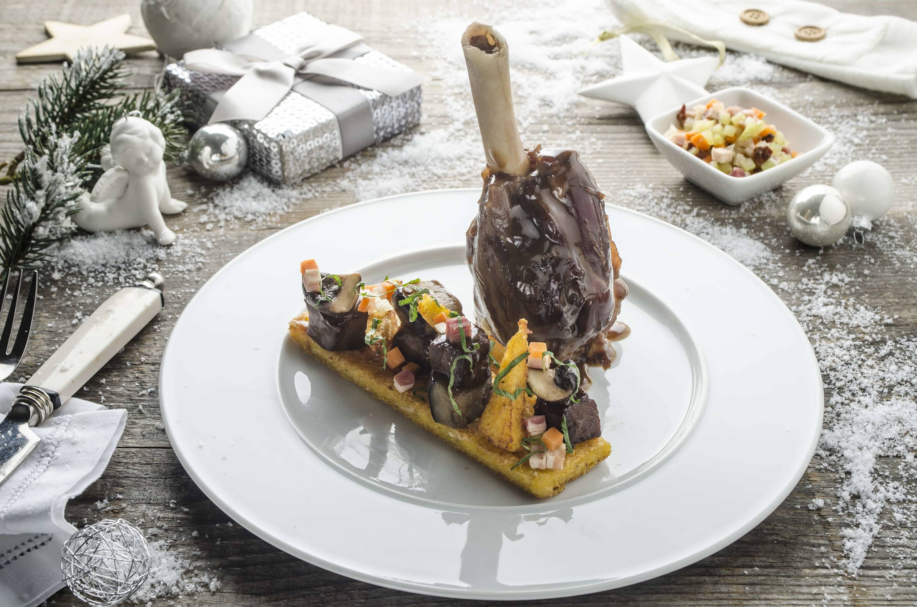 Geschmorte Lammstelze mit Gemüse und Polenta Rezept