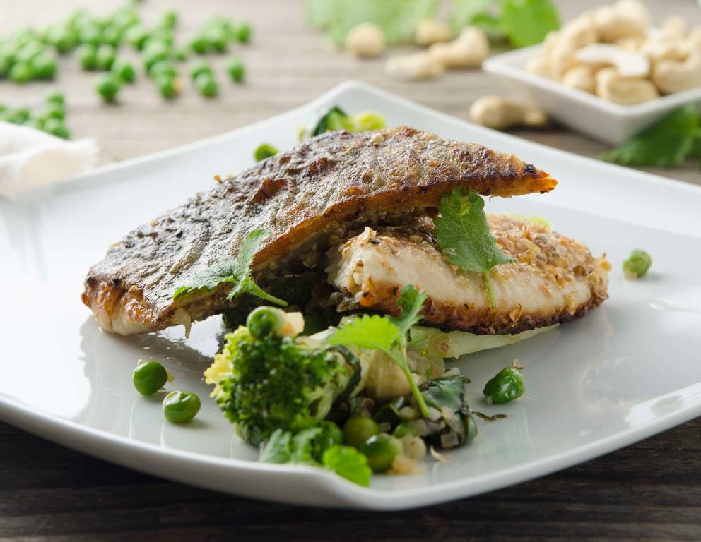 Knuspriges Seesaiblingsfilet mit Stängelkohl-Gemüse Knuspriges Seesaiblingsfilet mit Stängelkohl-Gemüse
