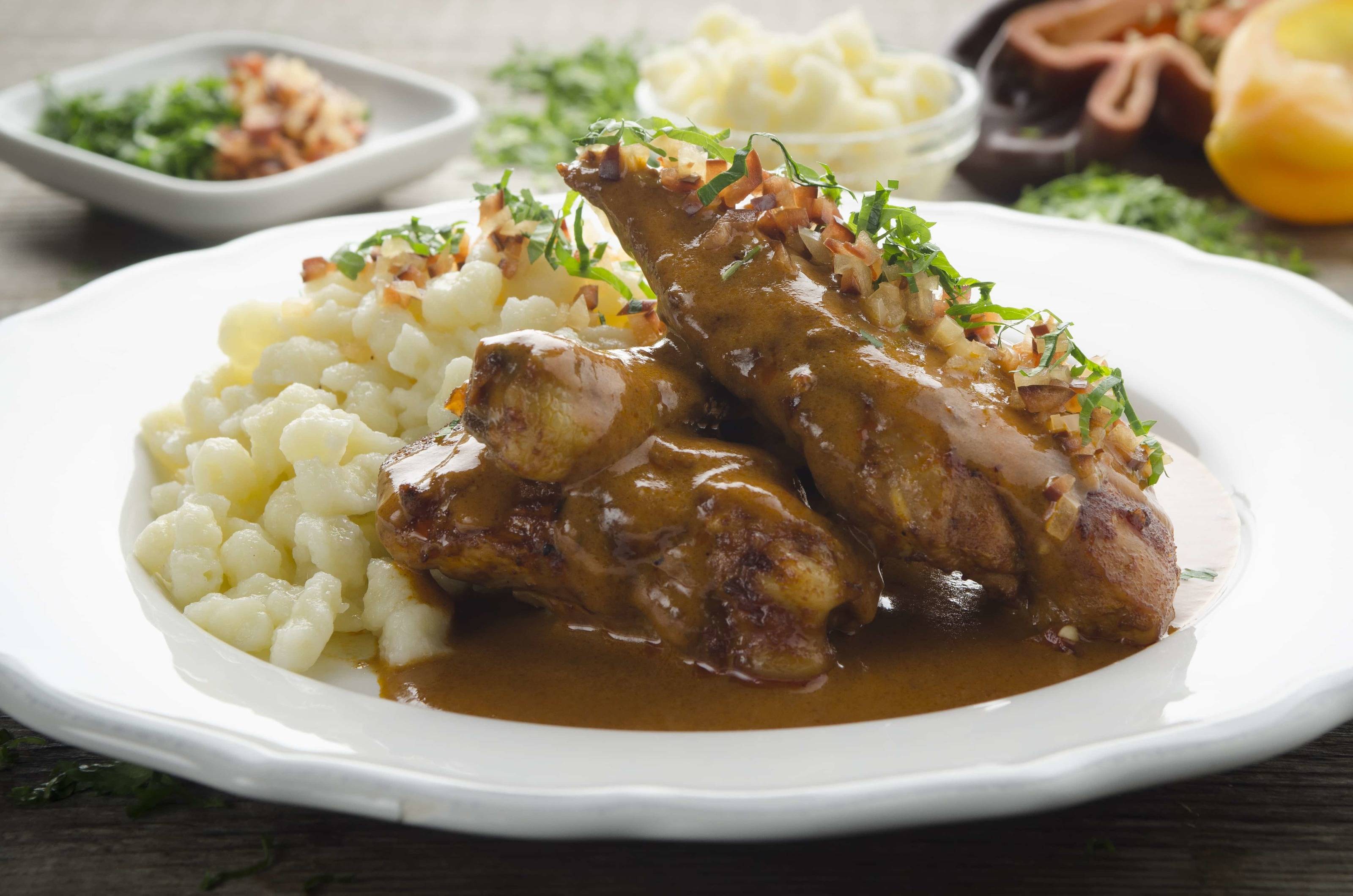 Ausgelöstes Paprikahendl mit Butternockerl Rezept
