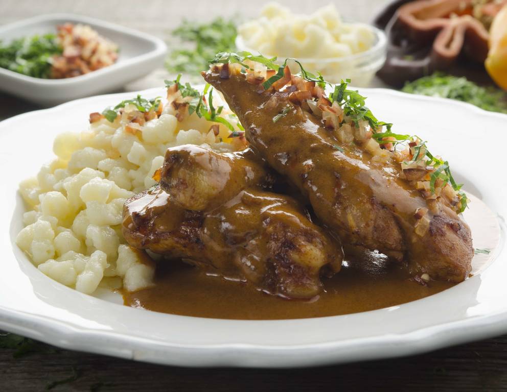 Paprikahendl mit Butternockerl Paprikahendl mit Butternockerl