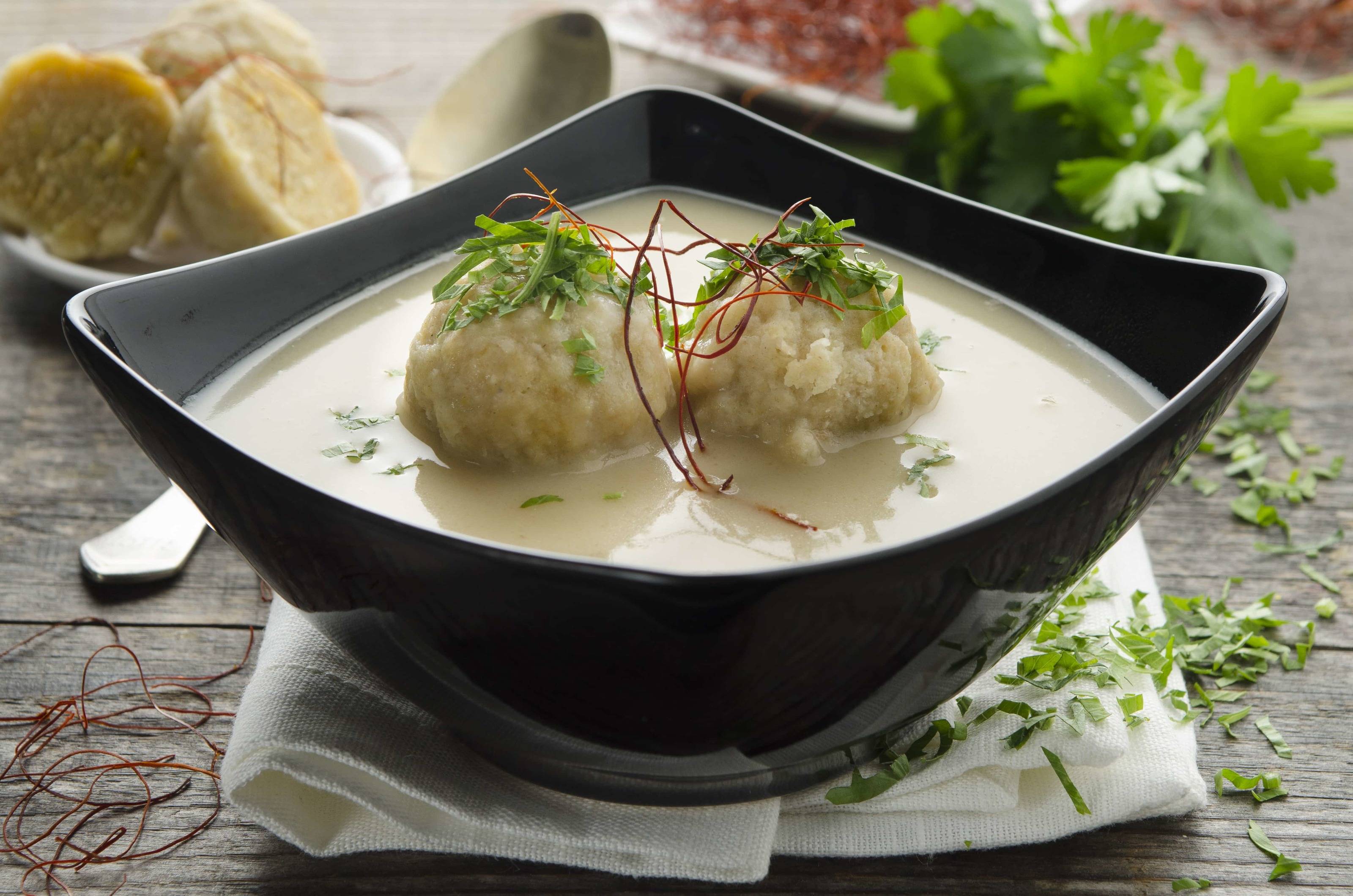 Hühnercremesuppe mit Bröselknöderl Rezept