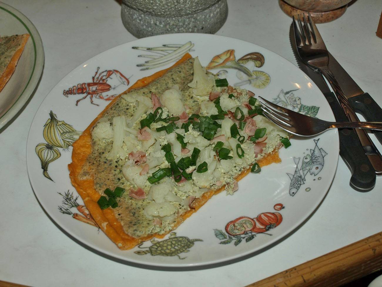 Bunter Flammkuchen mit Karfiol