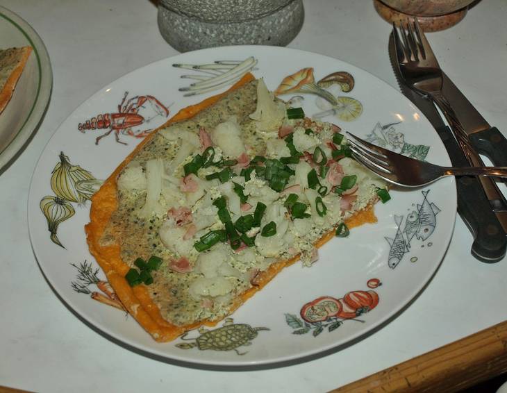 Bunter Flammkuchen mit Karfiol Bunter Flammkuchen mit Karfiol