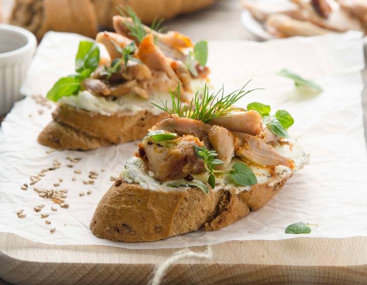 Pulled Chicken Kornspitzbaguette Pulled Chicken Kornspitzbaguette