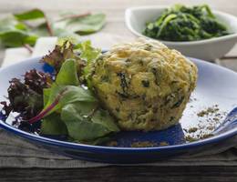 Hirse-Muffins mit Blattspinat und Bergkäse Hirse-Muffins mit Blattspinat und Bergkäse