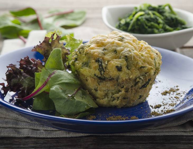 Hirse-Muffins mit Blattspinat und Bergkäse Hirse-Muffins mit Blattspinat und Bergkäse