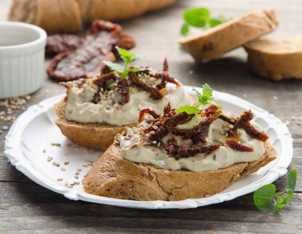 Orientalisch belegtes Kornspitzbaguette Orientalisch belegtes Kornspitzbaguette