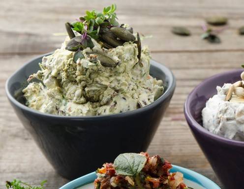Kürbiskern-Dip mit Bohnenkraut und Kresse Rezept