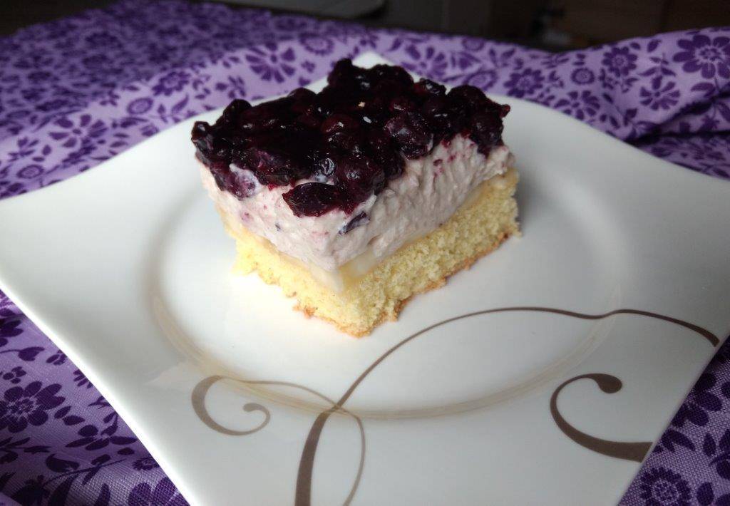 Bananen-Heidelbeer Schnitten Rezept - ichkoche.at Bananen-Heidelbeer Schnitten Rezept - ichkoche.at