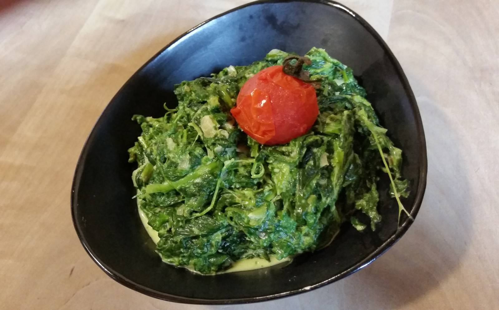 Spinatgemüse in Erdnuss-Obers Rezept - ichkoche.de Spinatgemüse in Erdnuss-Obers Rezept - ichkoche.de