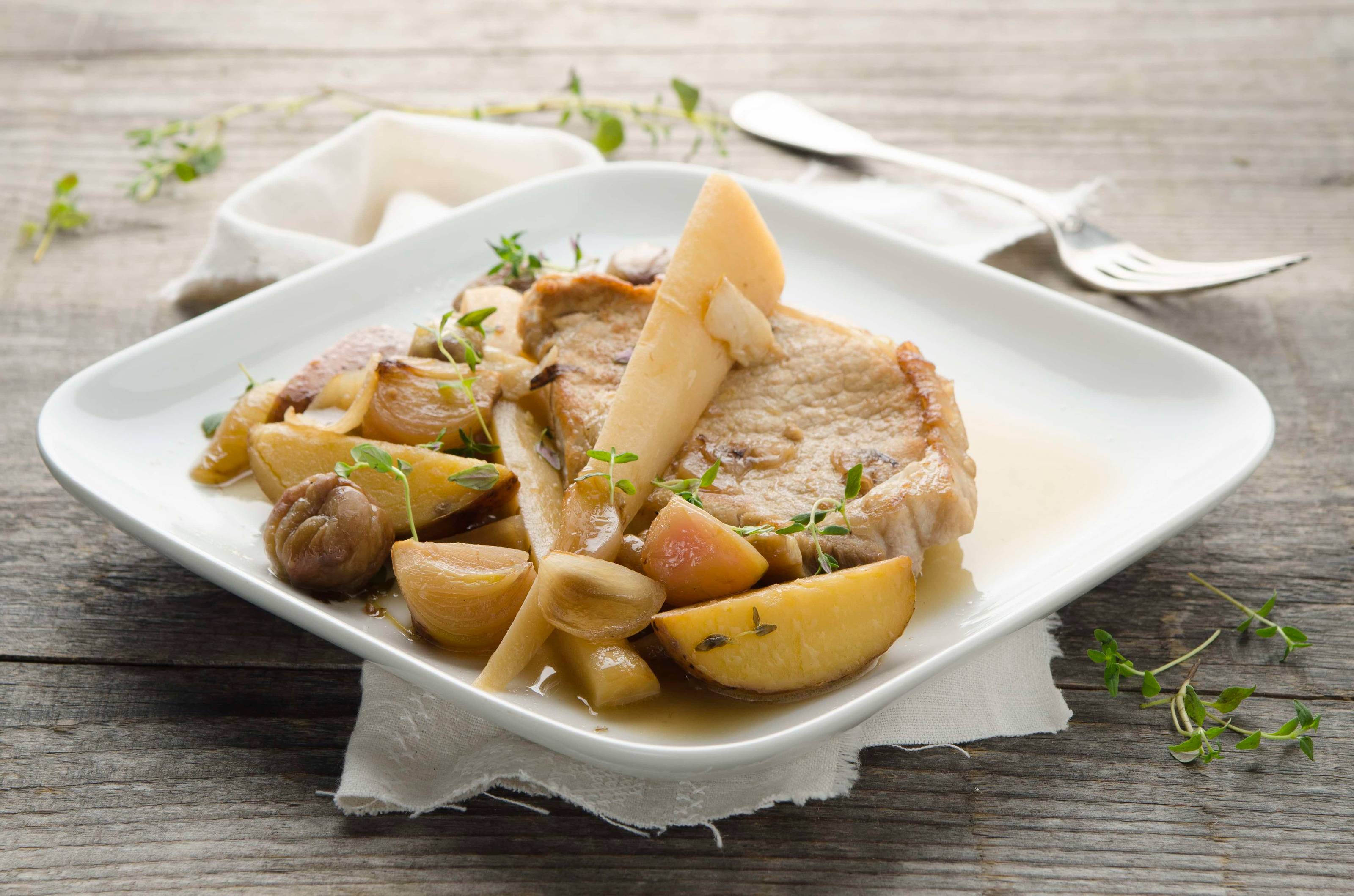 Schweinerücken mit Pastinaken, Maroni und Erdäpfeln Rezept