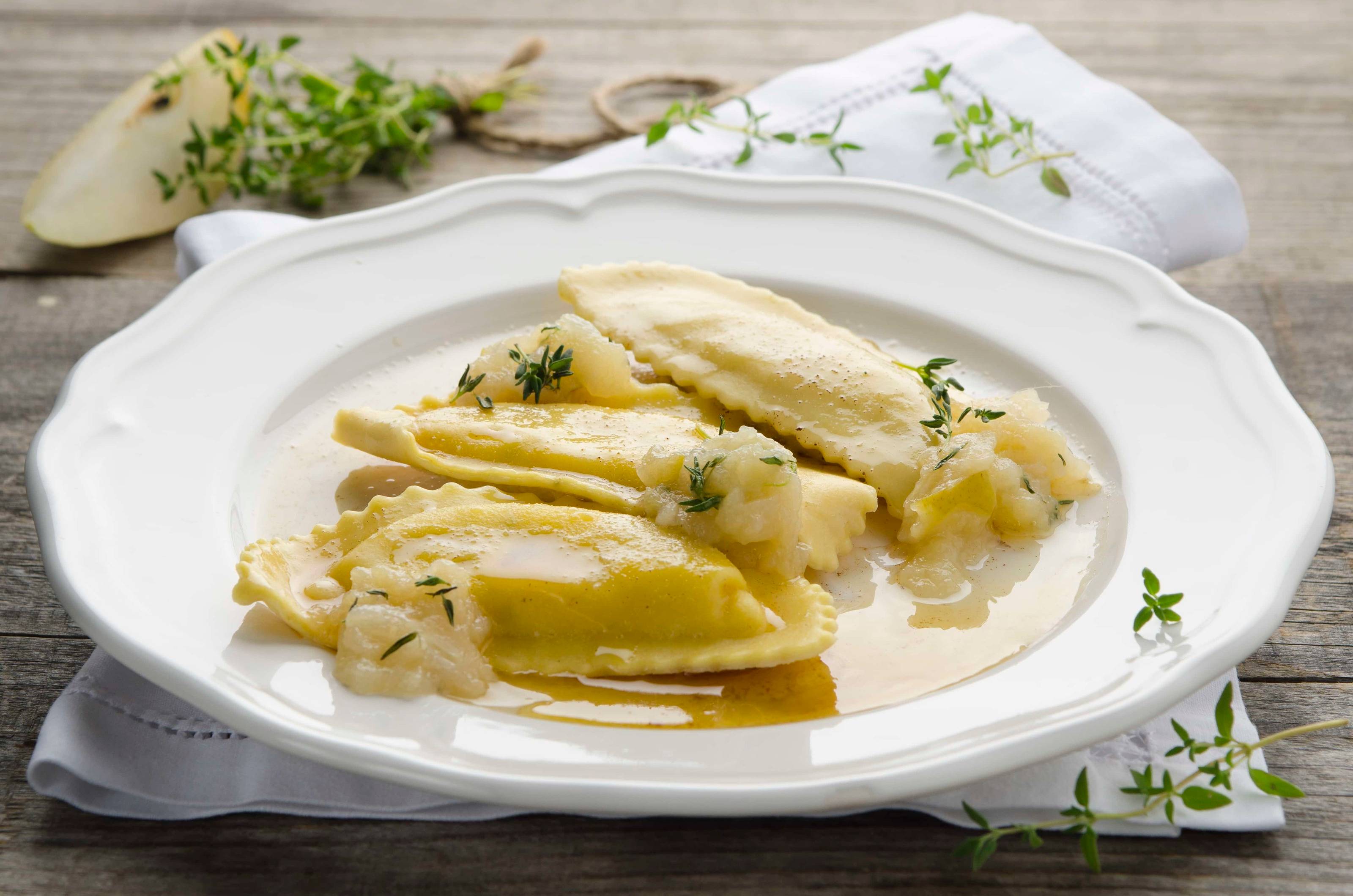 Schafsfrischkäse-Ravioli mit Nussbutter und Birnen Rezept