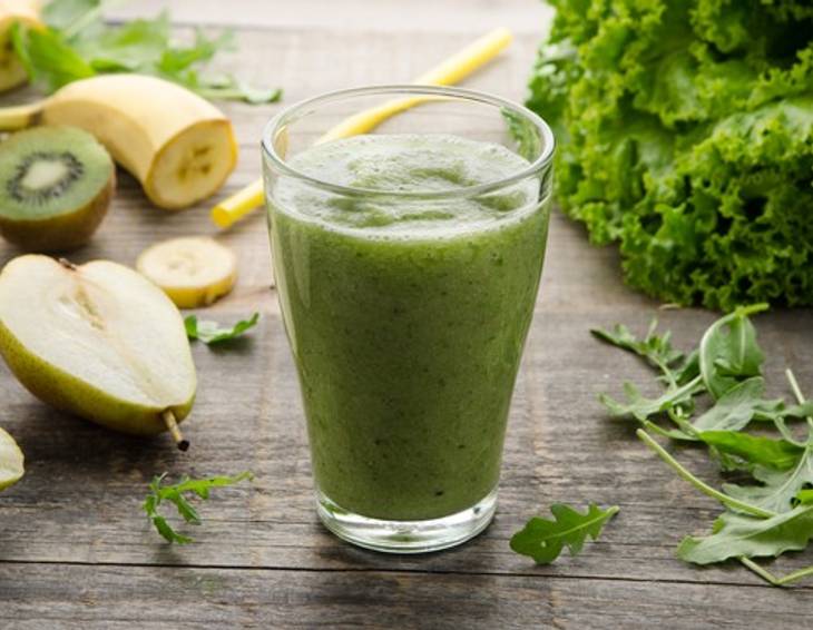 Salat-Rucola-Obst-Smoothie