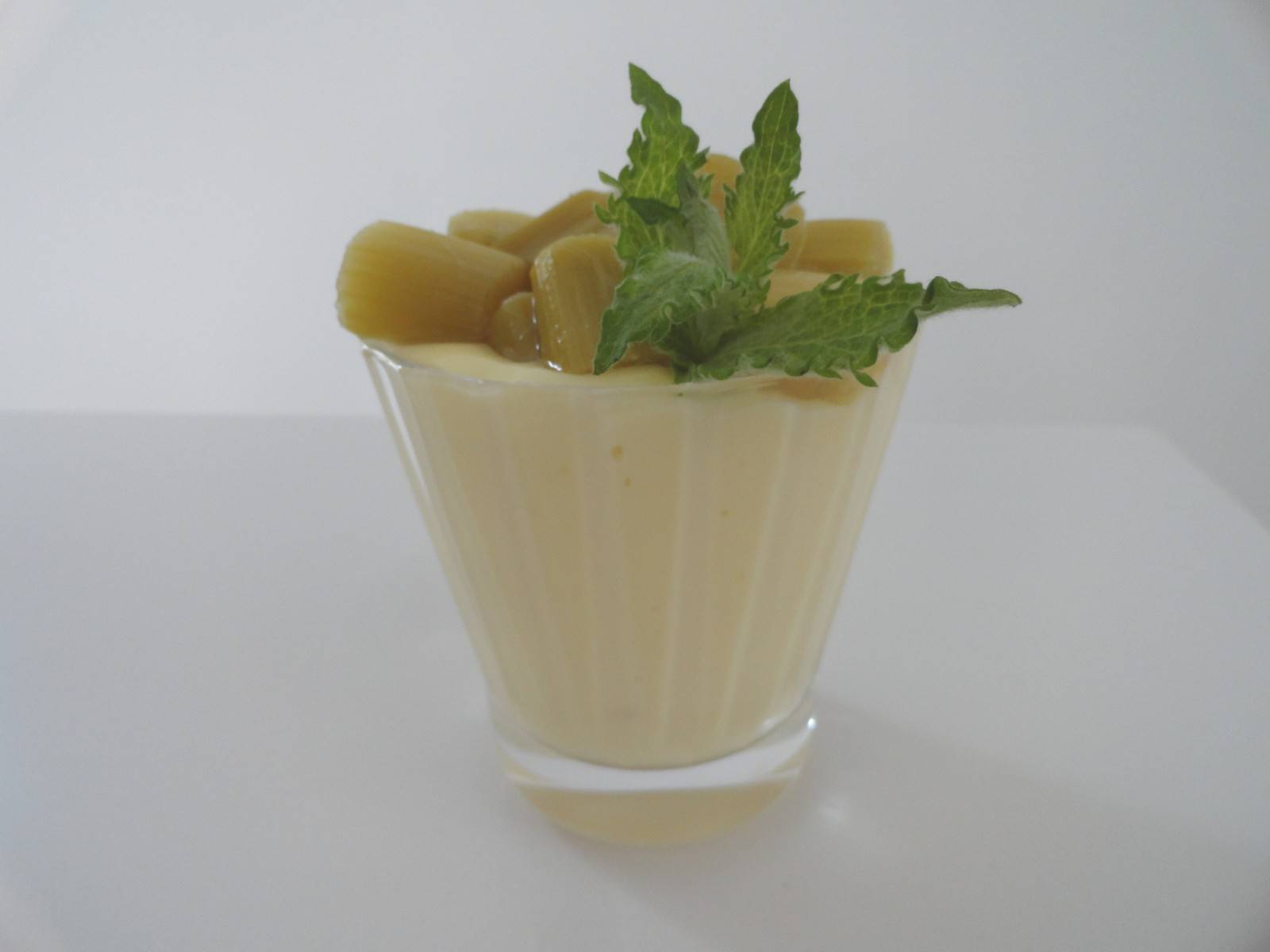 Rharbarberkompott mit Vanillecreme Rezept - ichkoche.de Rharbarberkompott mit Vanillecreme Rezept - ichkoche.de