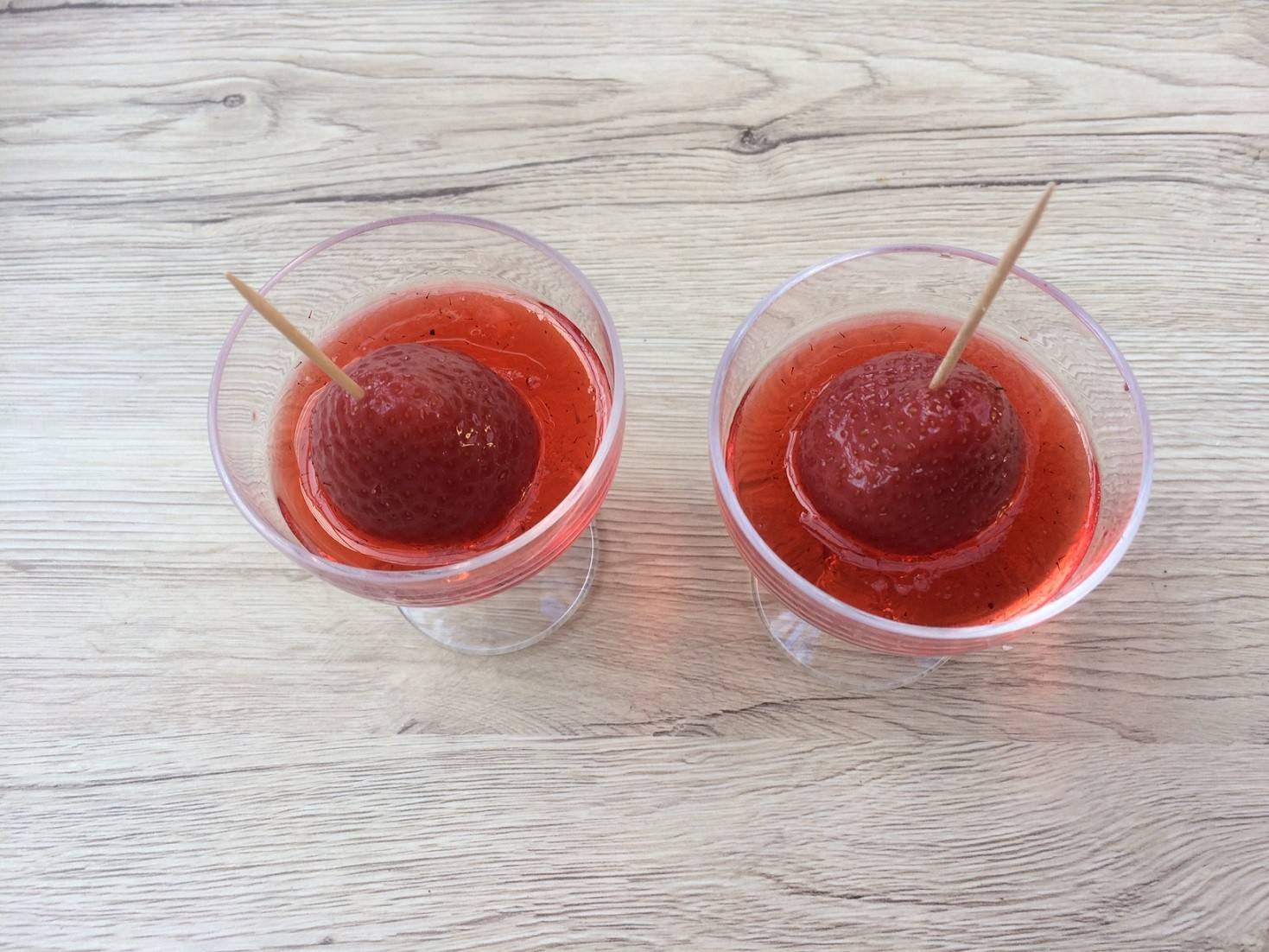 Erdbeerlikör mit Rum Rezept - ichkoche.at