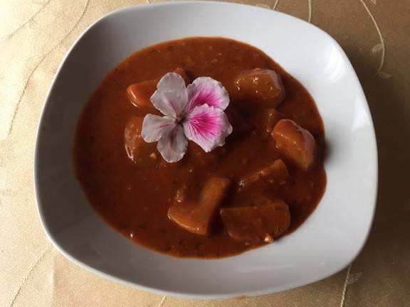 Erdäpfelgulasch vegetarisch