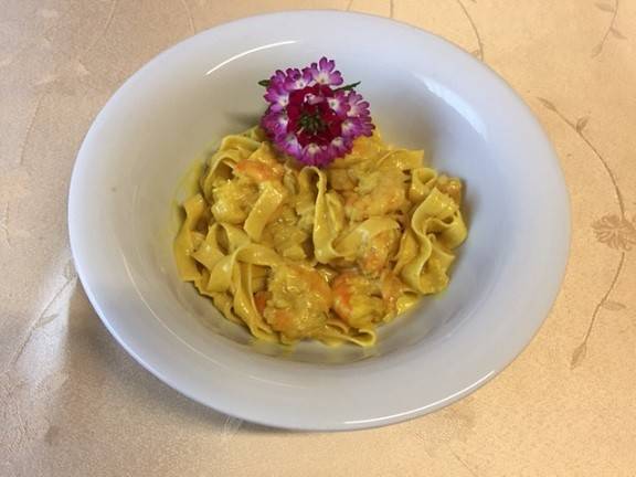 Tagliatelle mit Shrimps und feiner Currysauce