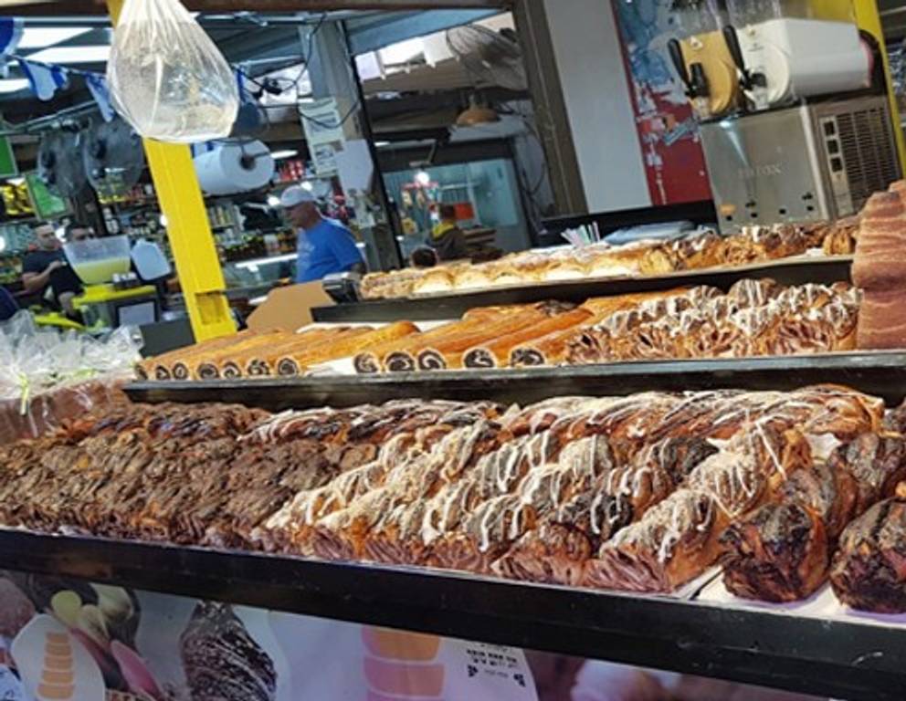 Carmel Market - Backwaren Paradies! Carmel Market - Backwaren Paradies!