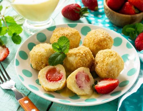 Erdbeerknödel mit Zimtbröseln Rezept