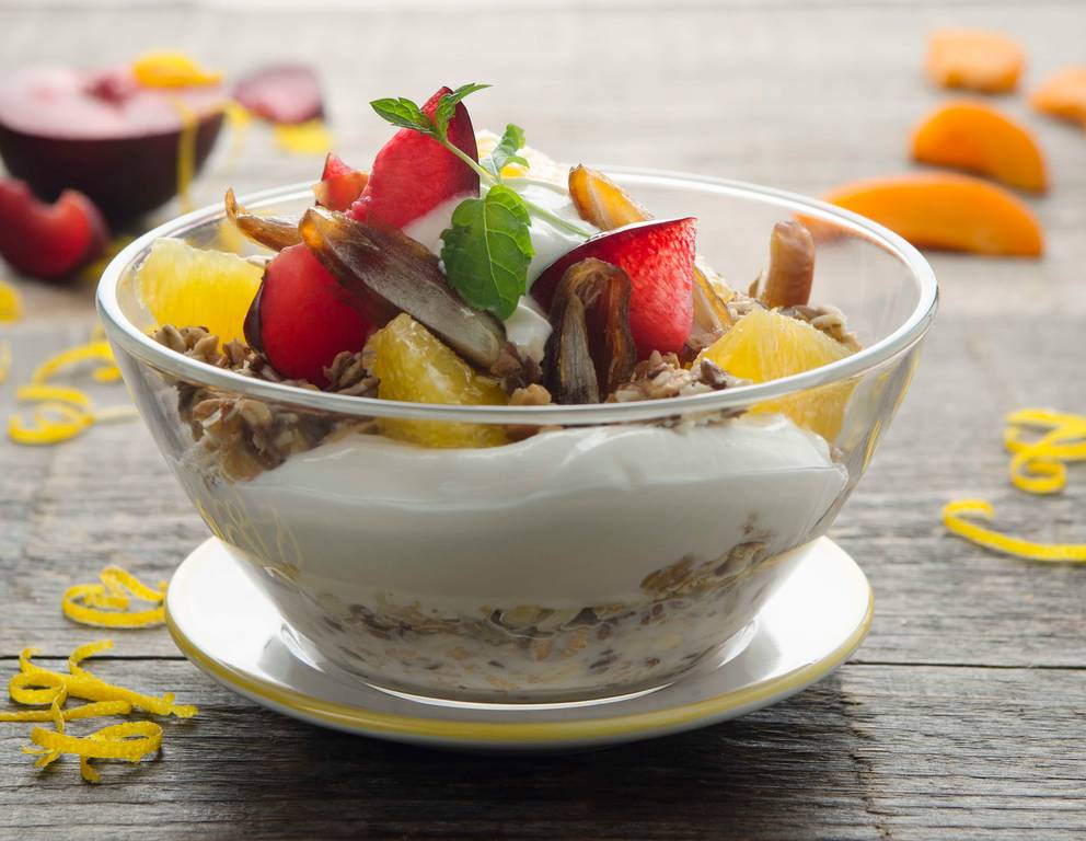 Overnight Oats mit Honig, Kernen und Datteln Overnight Oats mit Honig, Kernen und Datteln