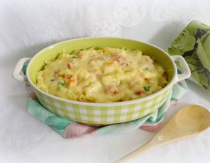 Gemüse-Nudel-Auflauf mit Salami Gemüse-Nudel-Auflauf mit Salami