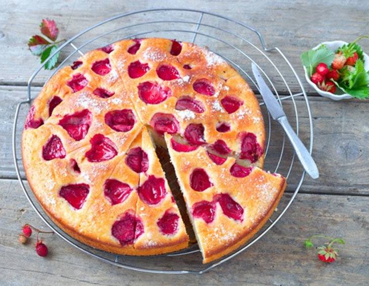 Versunkener Erdbeerkuchen Versunkener Erdbeerkuchen