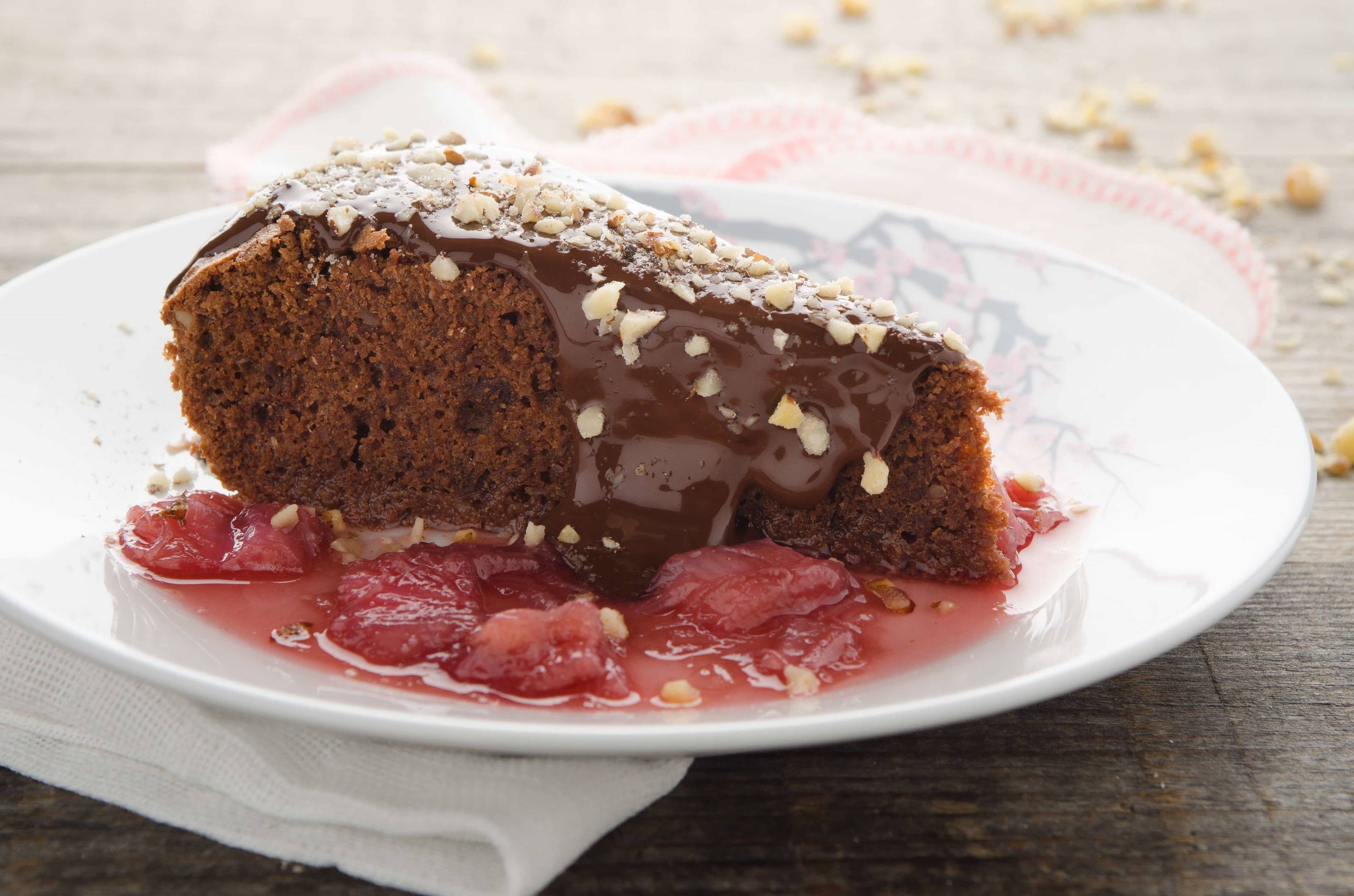 Eiweiß-Schokoladenkuchen mit Rhabarber-Kompott Rezept