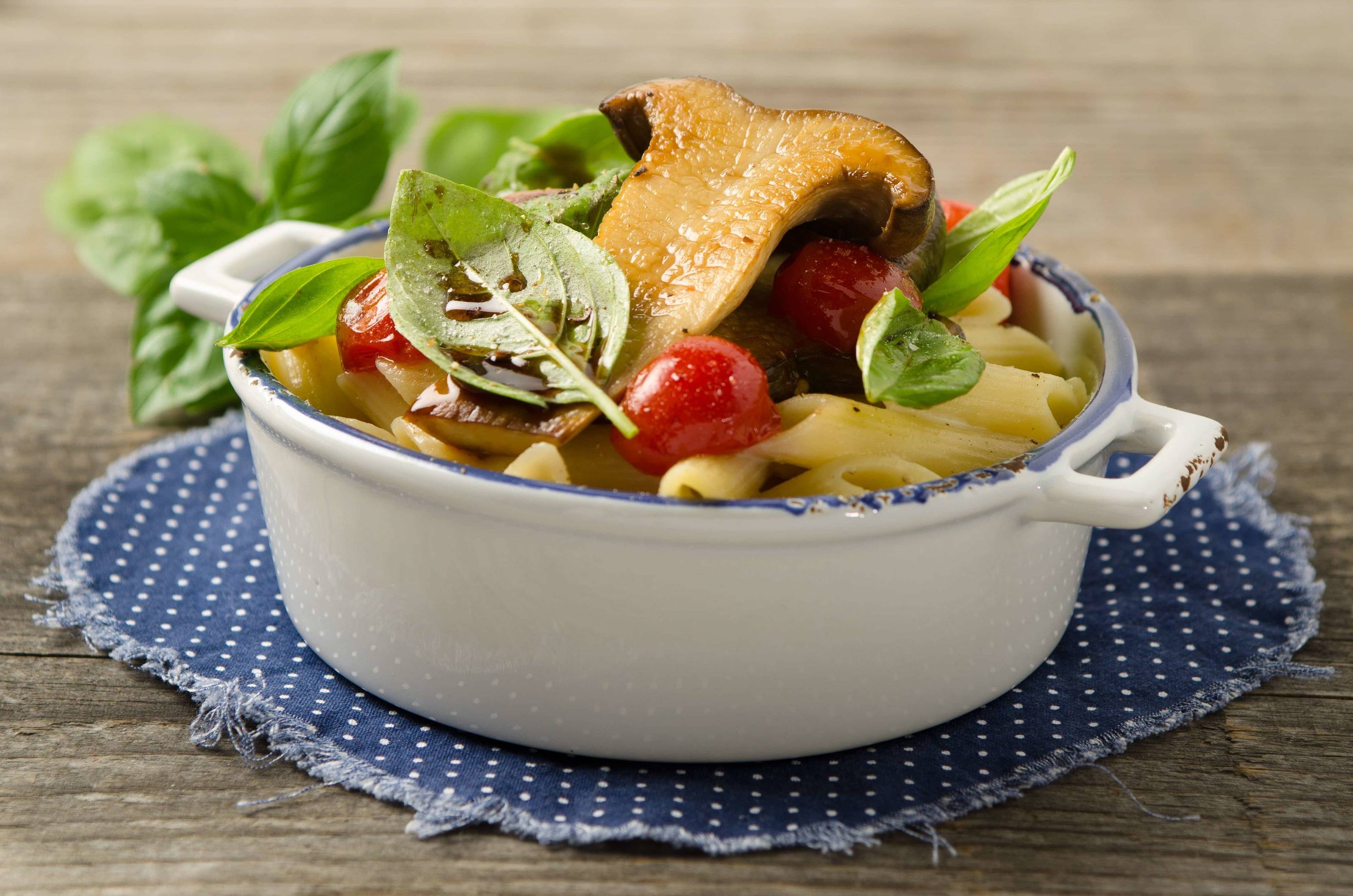 Nudeln mit Kräuterseitlingen und Kirschparadeisern Rezept
