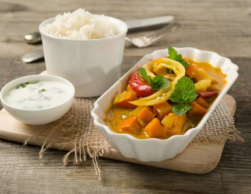 Kürbis-Karotten-Pfefferoni-Curry mit Minze-Joghurt-Dip Rezept