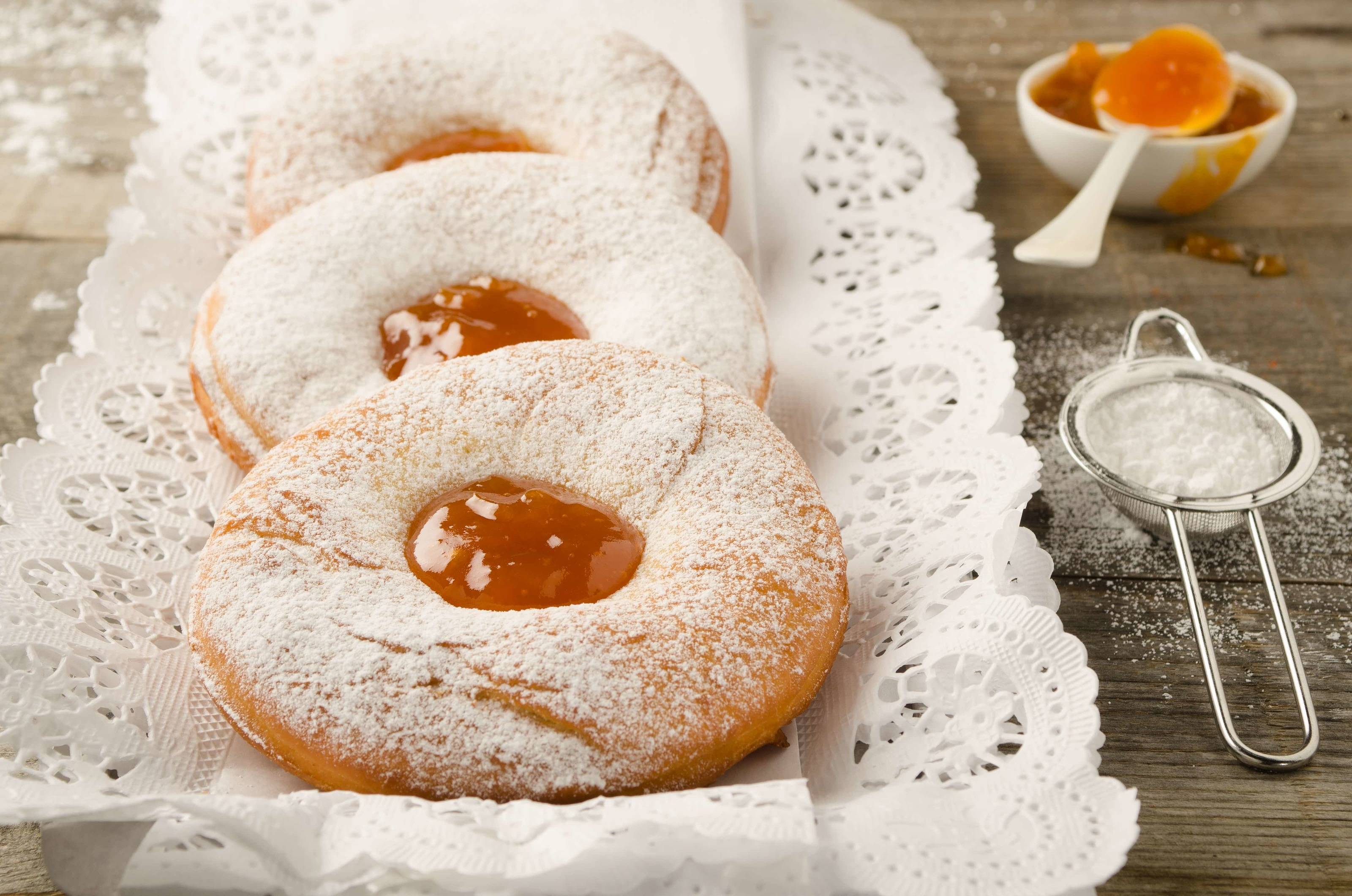 Bauernkrapfen mit Marillenmarmelade Rezept