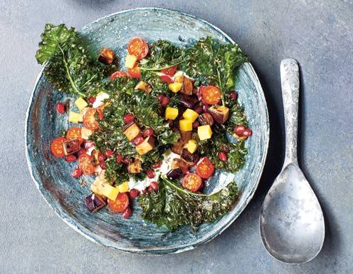 Salat mit Bhuna-Aubergine und knusprigem Grünkohl Rezept